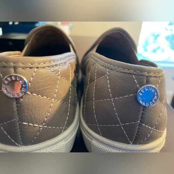 Steve Madden Ecentrcq slip on sneakers Cream Tan Size 7 - Picture 3 of 7